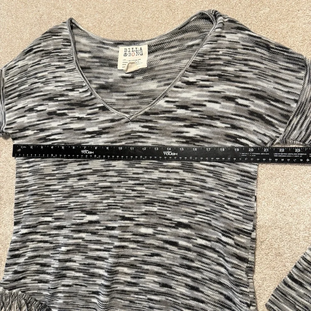 Billabong Sweater Sz L Striped Fringe Bohemian Relaxed V-Neck‎ Long Sleeve Top